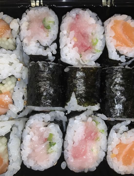 Hamachi Roll