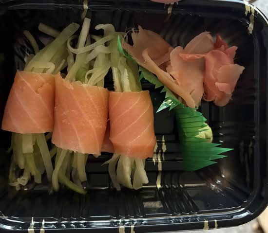 Smoked Salmon Sashimi (3 pcs)
