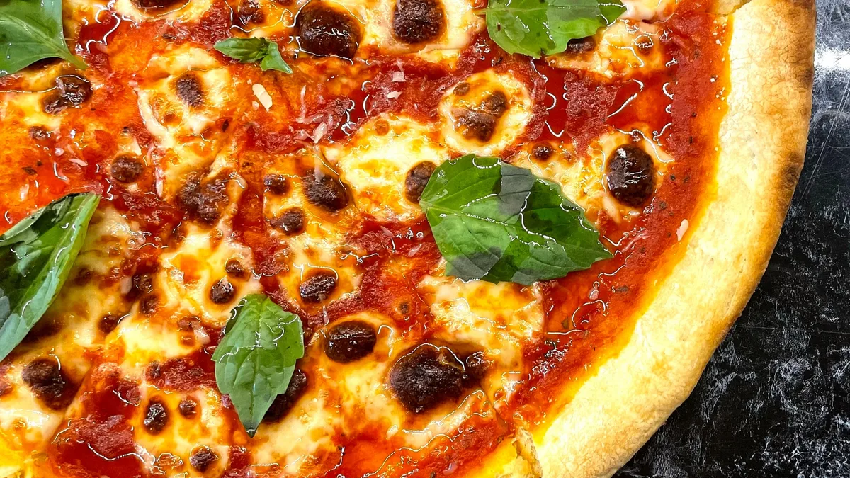 2 Pizzas +1 Free