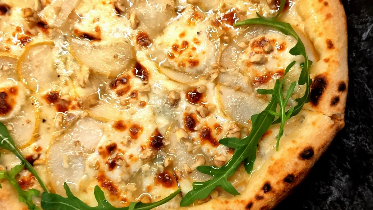 Pizza Pear and Blue cheese