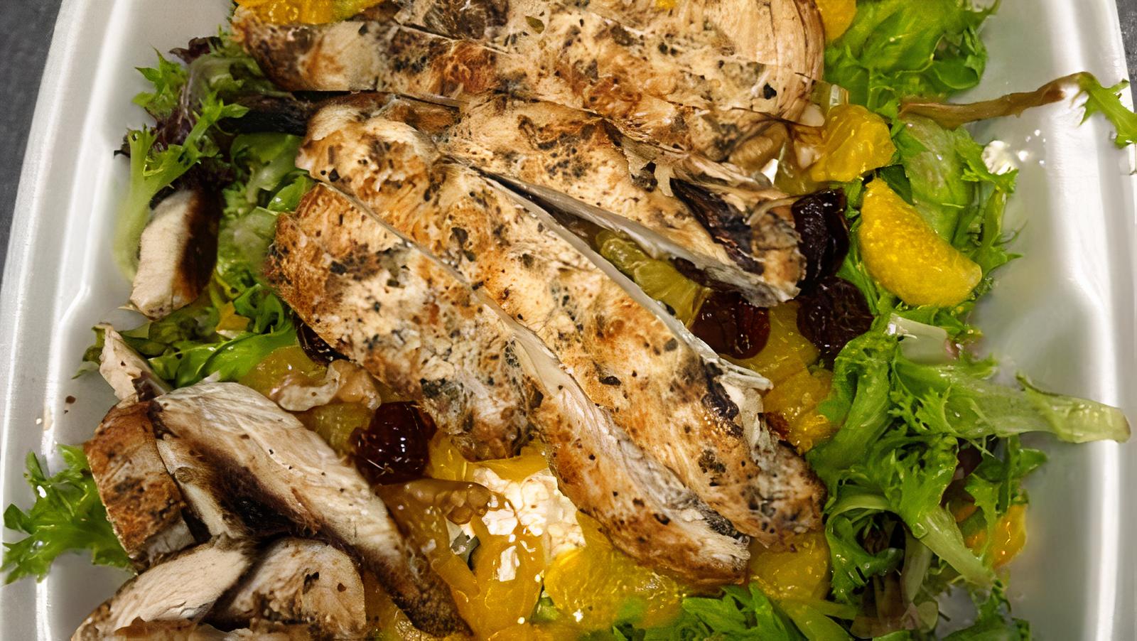 Michigan Blue Salad with Grilled Chicken