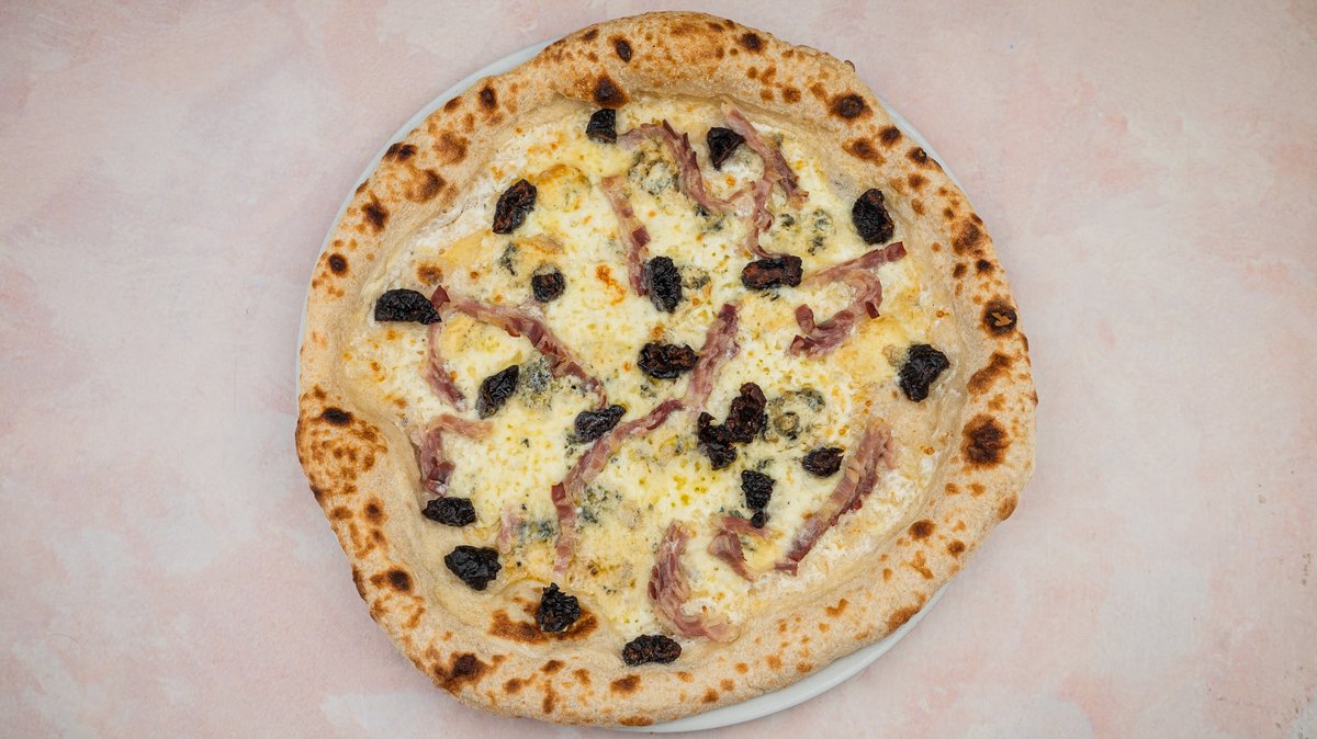 Pizza Dried plum