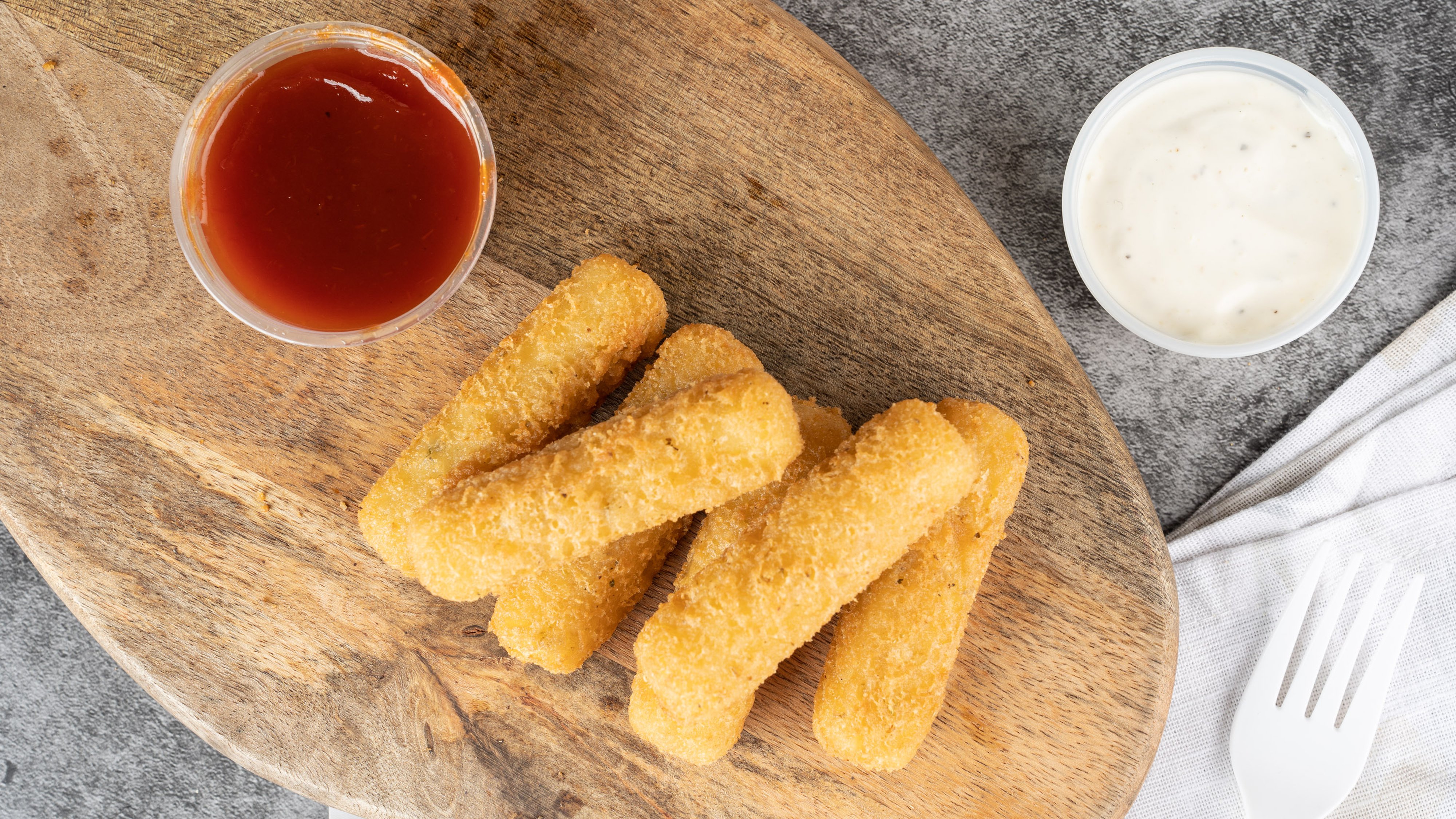 Mozzarella Sticks (8 Piece)