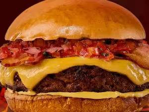 Hambúrguer com Presunto Queijo Mussarela e Calabresa e Cheddar P