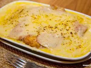 Parmegiana de Carne ao Molho Branco para 3 Pessoas