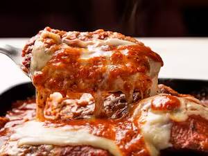 Parmegiana de Frango com Arroz e Batata Frita para 2 Pessoas