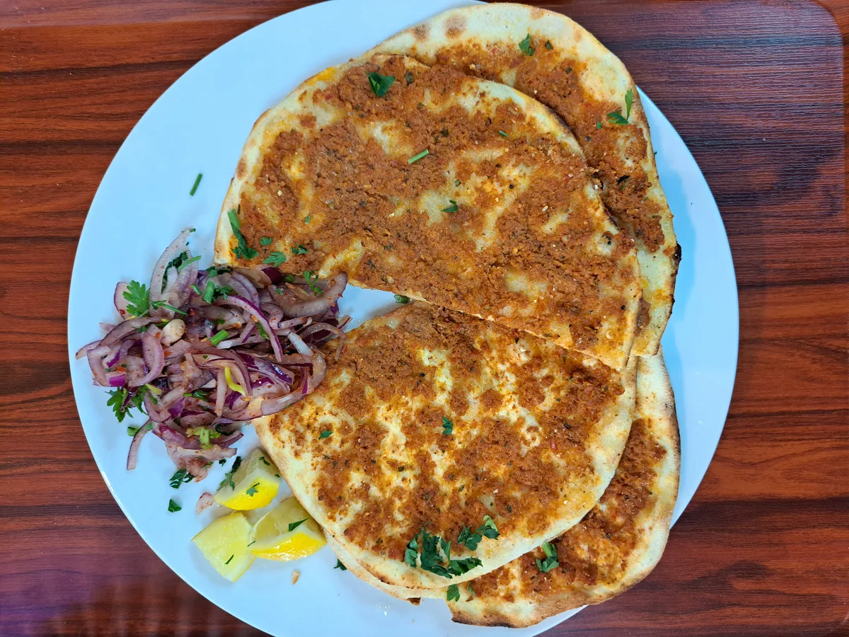 Lahmacun –Turska pizza 2 komada
