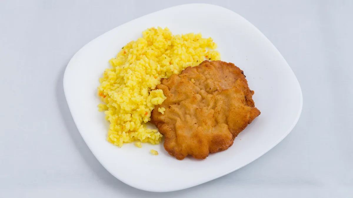 Bečka šnicla sa pirinčem