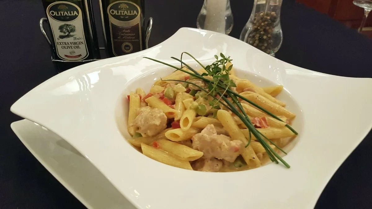 Penne sa svežom tunom
