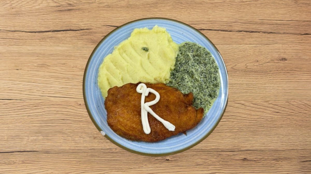 Bečka šnicla sa pire krompirom i spanaćem 500g