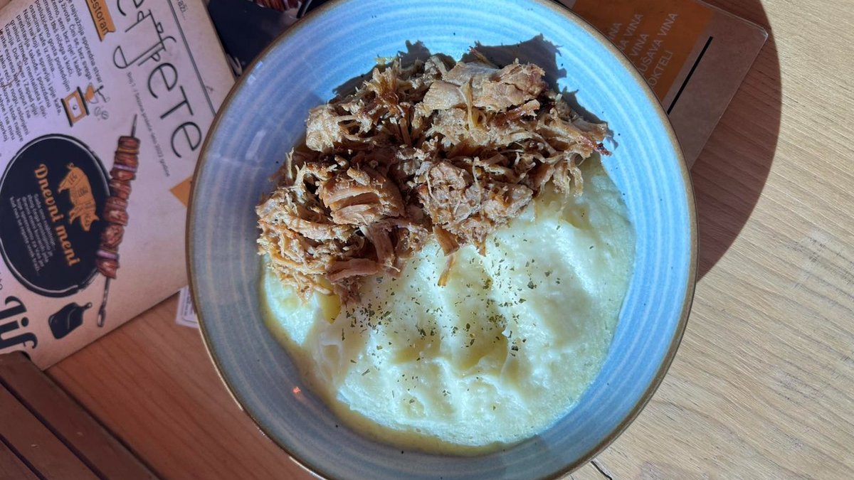 Drpano prase sa pire krompirom 500g