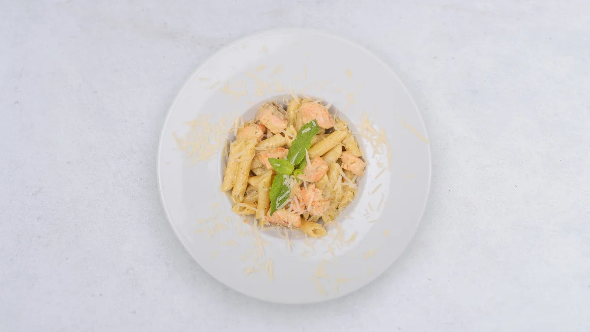 Salmon fusilli