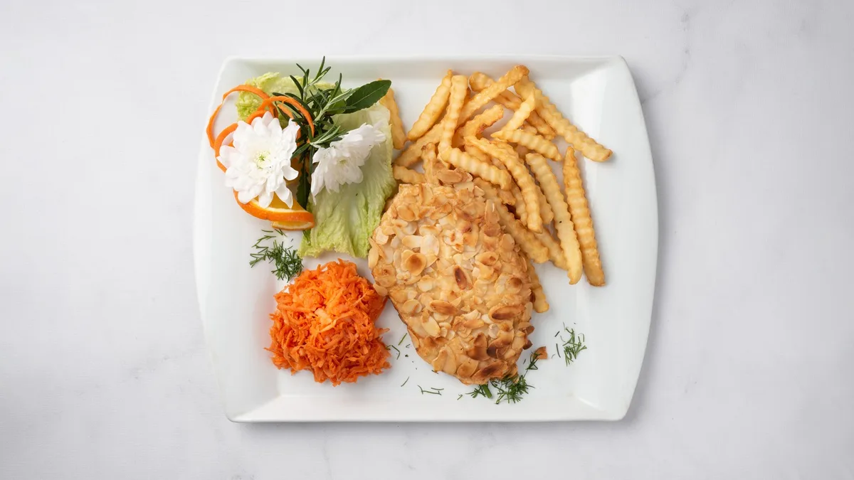 Filet z kurczaka w płatkach migdałów