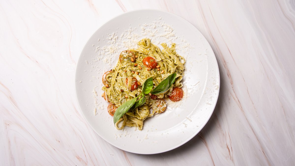 Pasta Basilikum Pesto (V)