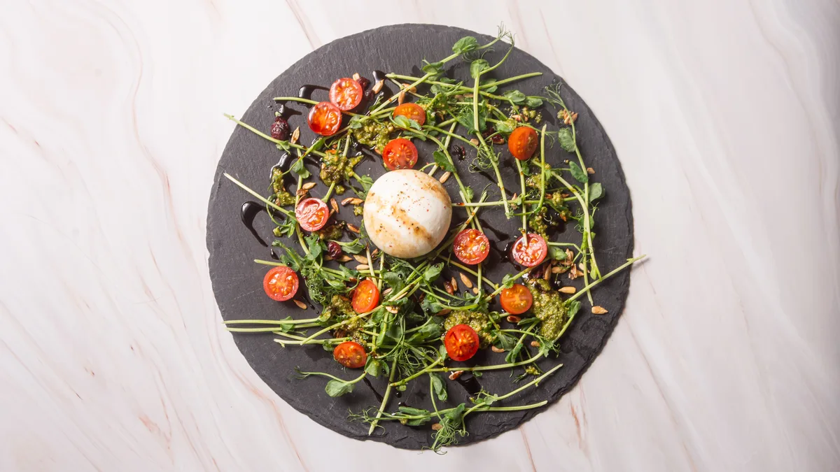 Salat Burrata (V)