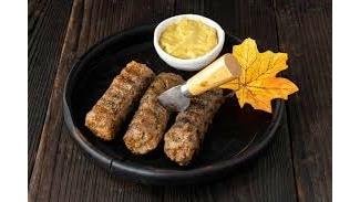 Mici cu muștar și cartofi prăjiți