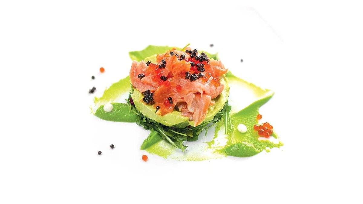 Fantezie de avocado cu straciatella de somon si icre/Fantasy of avocado with salmon and roe straciatella