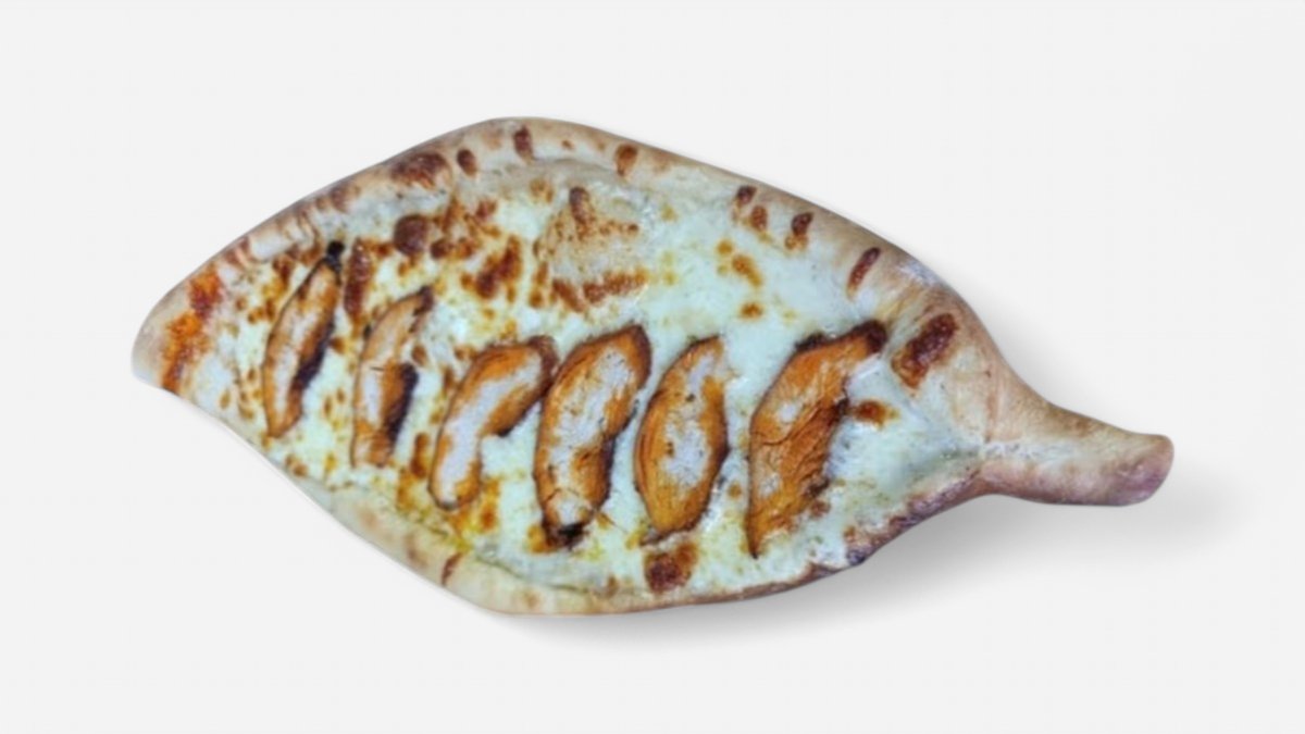 Lodička s kuřecím masem a sýrem