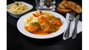 Chifteluțe marinate cu piure de cartofi