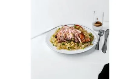 Ciolan afumat de porc cu varză călită