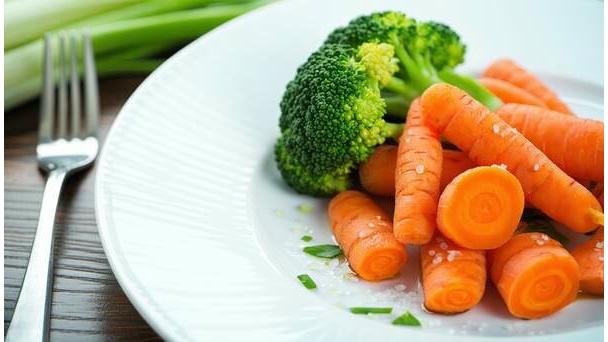 Baby Carrots si Broccoli