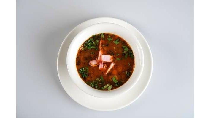 Ciorbă de fasole cu afumătură și tarhon/Bean soup with smoked meat and tarragon
