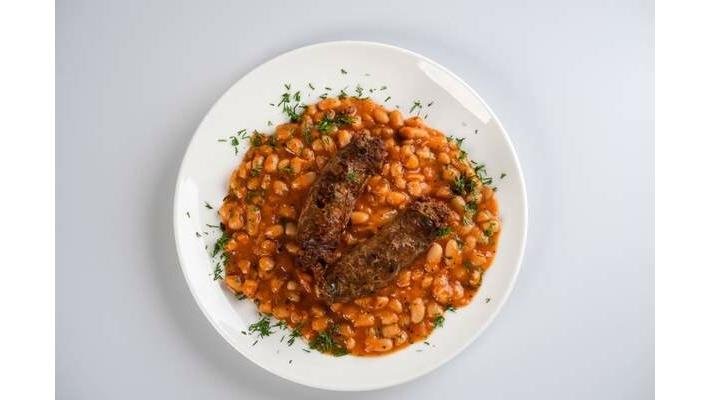 Iahnie de fasole cu cârnat pentru carnita/Bean stew with homemade sausages