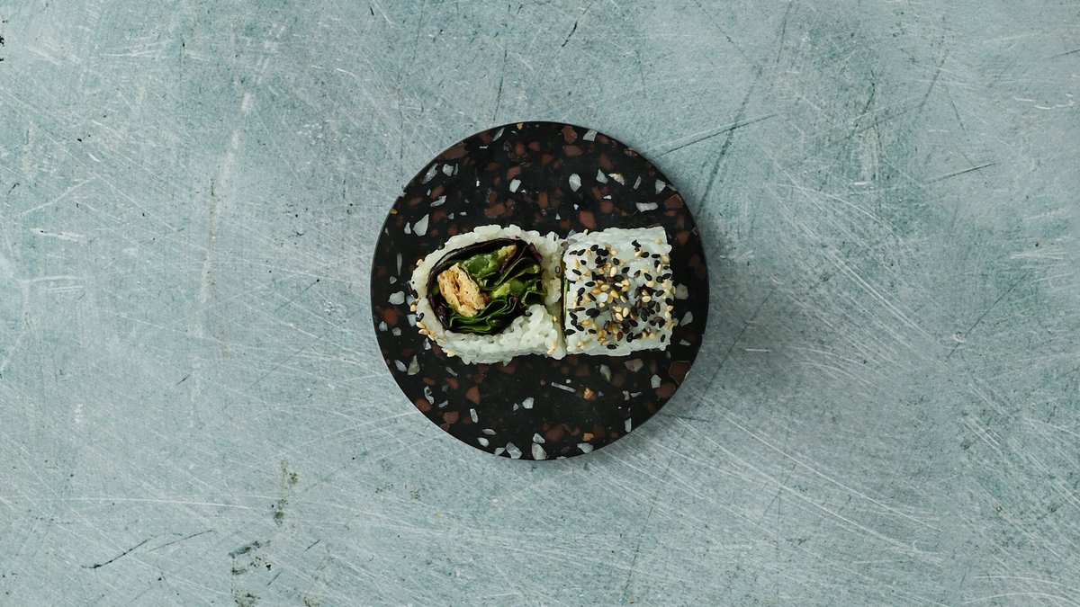 171. Veggie roll (V) Inside-out Maki