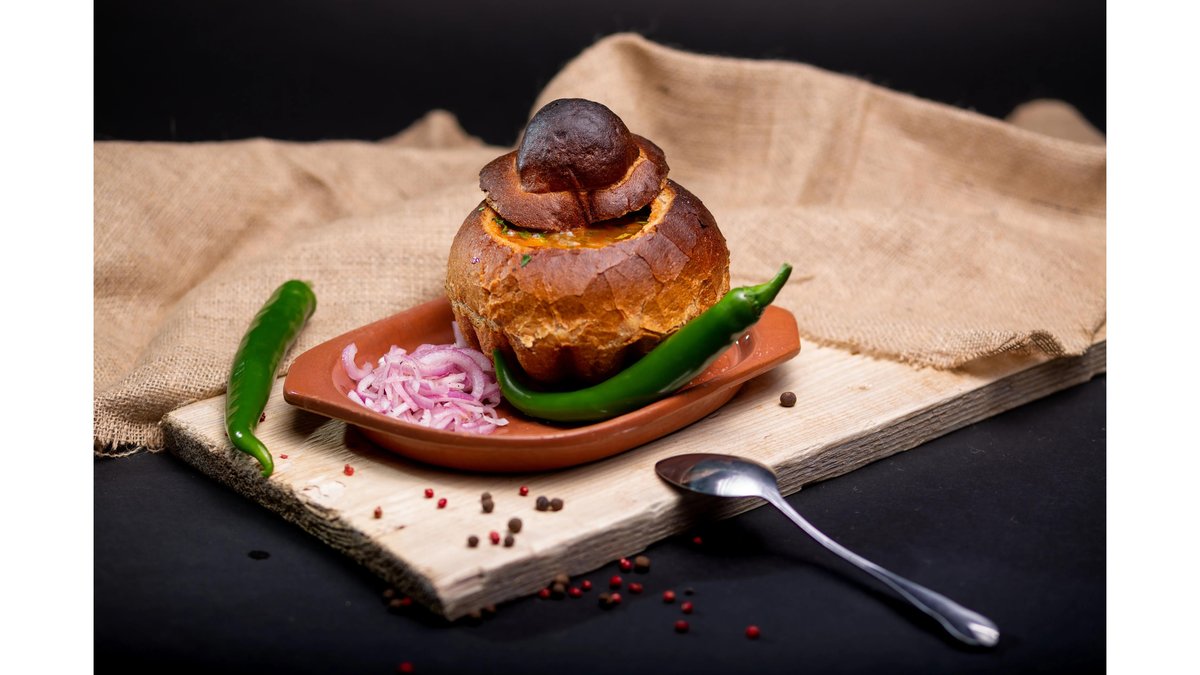 Ciorbă de fasole cu afumătură în pită 500 g