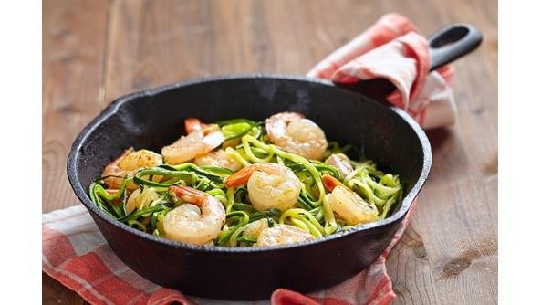 SPAGHETTI CU CREVETI SI DOVLEAC