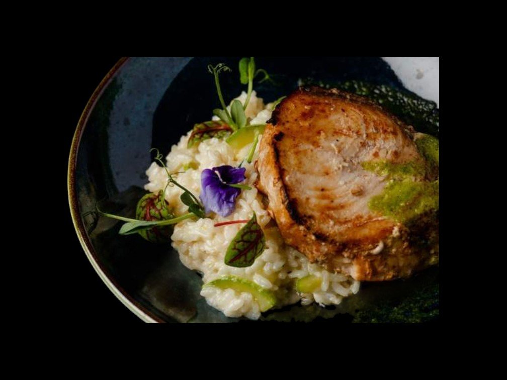 Peşte spadă, risotto cu dovlecel şi sos de parmezan