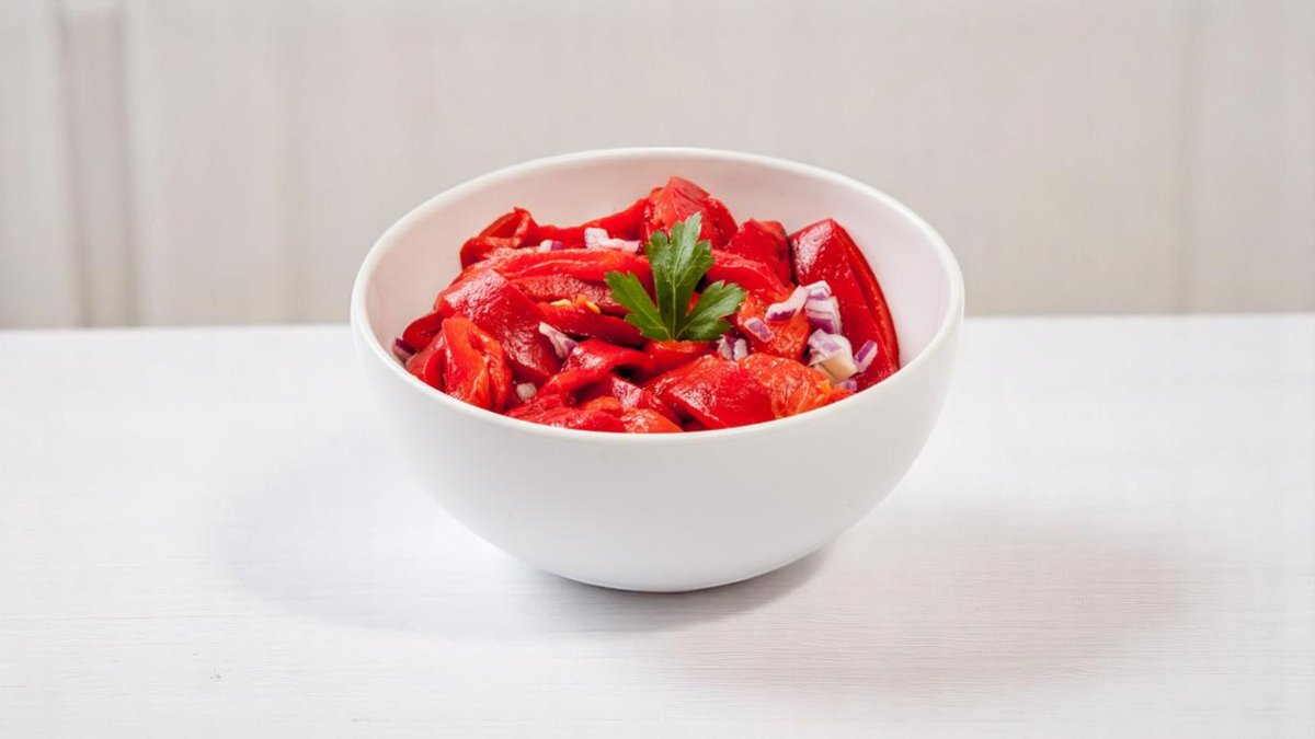Salată de ardei copți