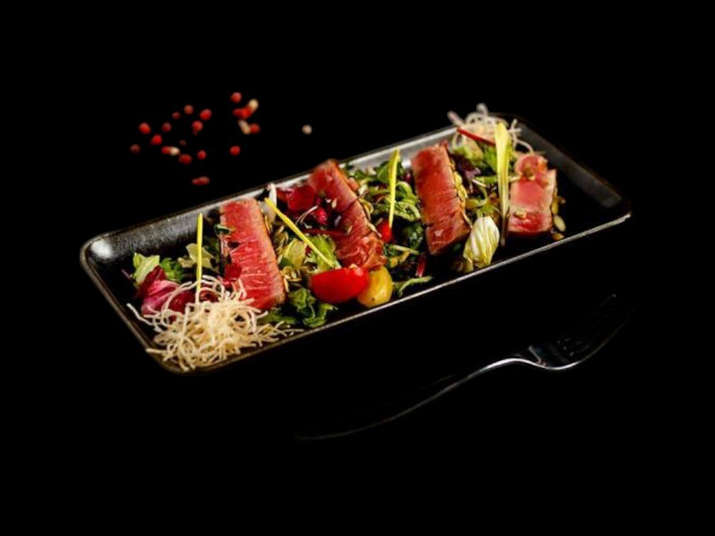 Salată tataki cu ton
