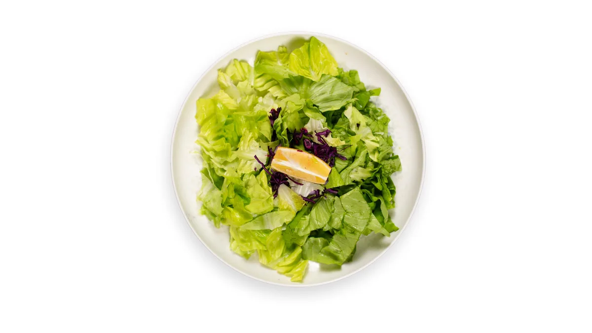 Salată verde cu dressing