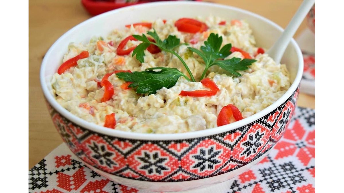 Salată de ciuperci cu pui