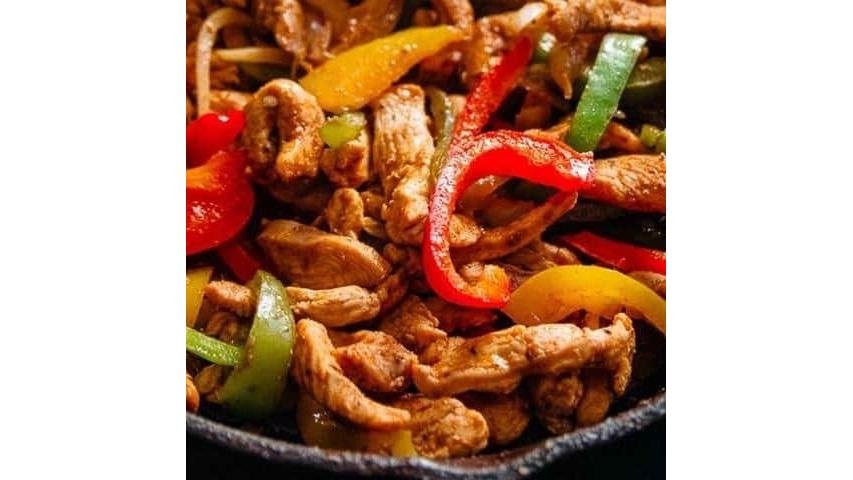 Tigaie picantă de pui