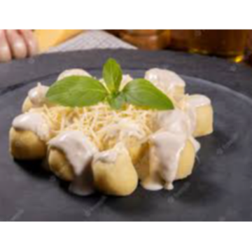 Nhoque Molho Branco com Bife com Queijo