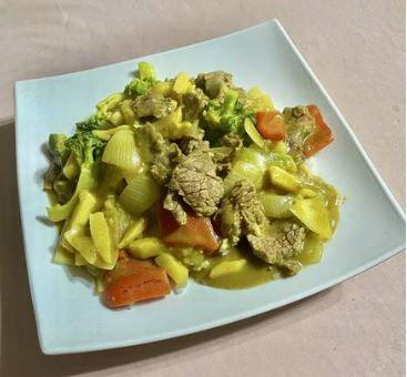 Arroz con Carne y Curry
