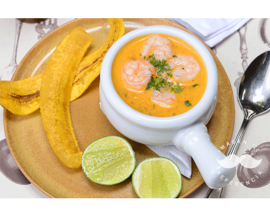 Sopa de Wantan con Camarón