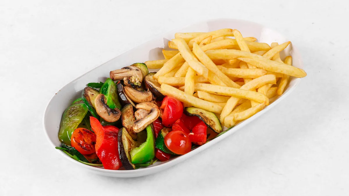 Grilled vegetables with fries