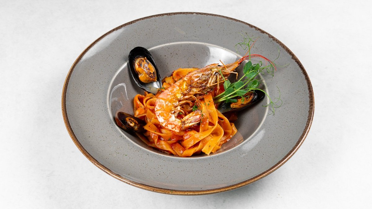 Tagliatelle s hobotnico, dagnjami in škampom
