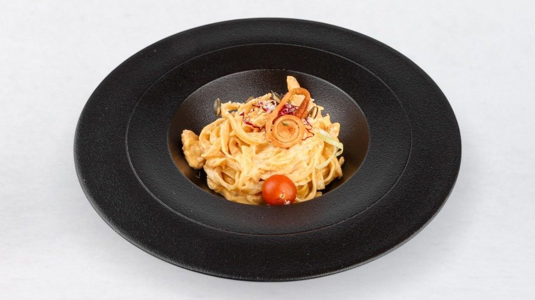 Pasta salsa de nacho con pollo