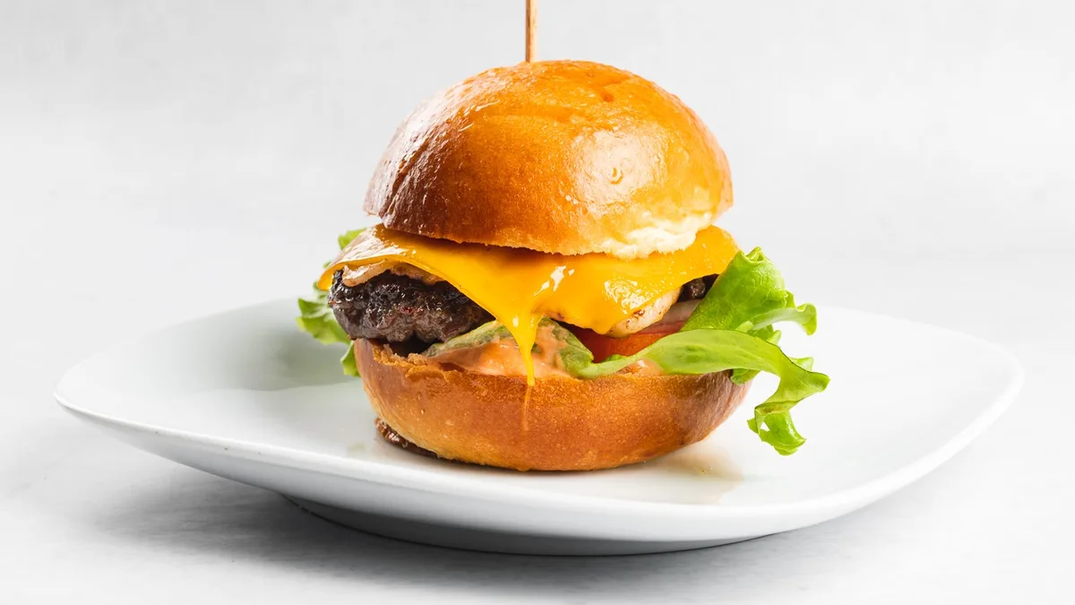 Cheese burger Pjažentin