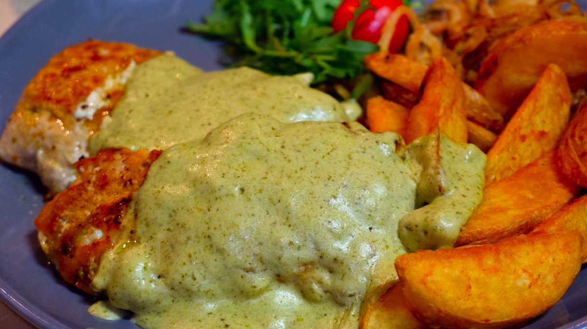 Piletina sa pesto sosom i fetom