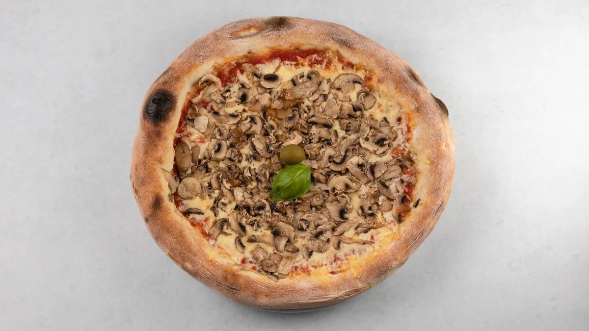 Pizza Con Funghi