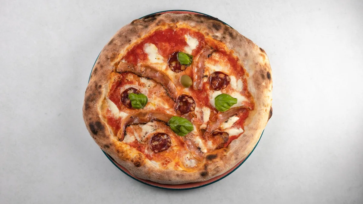 Pizza Slavonska Mozzarella di Buffalo