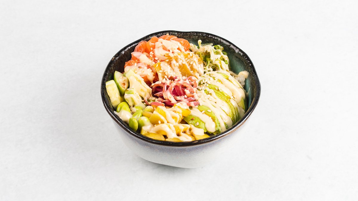 Poke bowl tuna steak