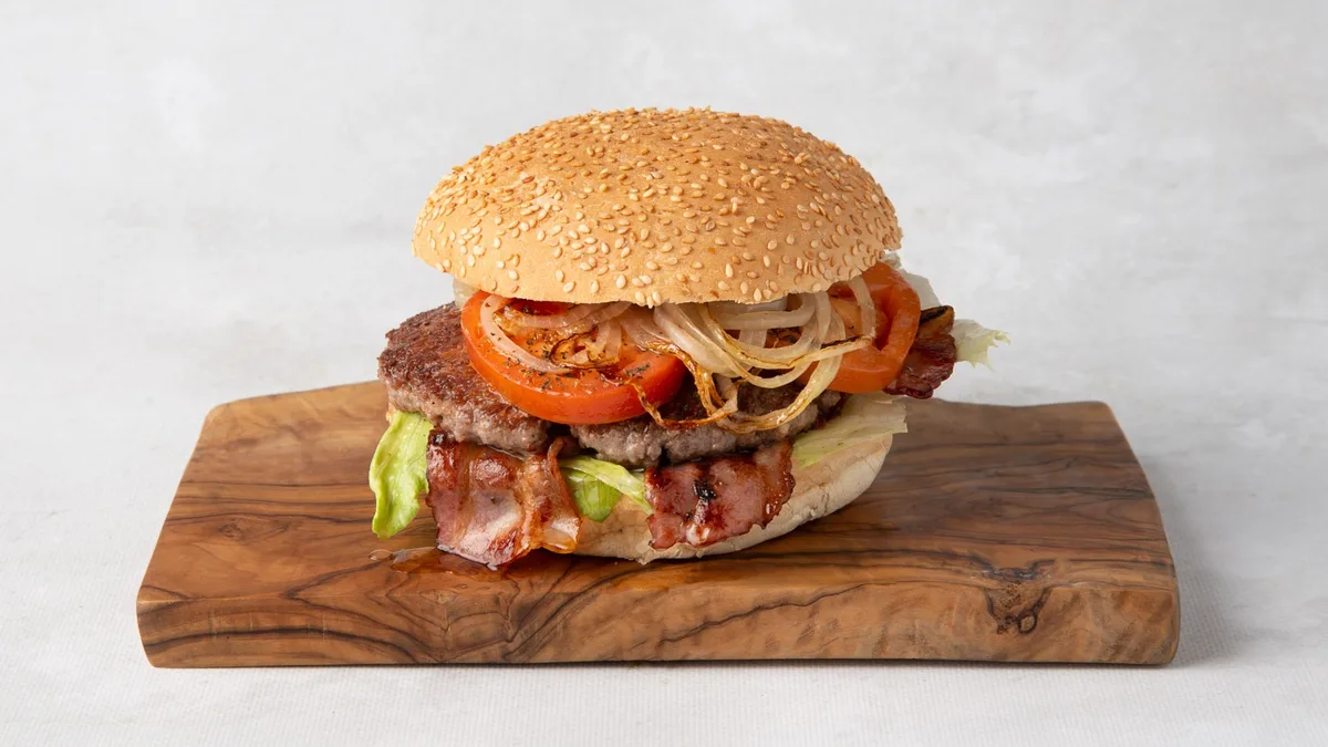 BBQ burger s krumpirićima