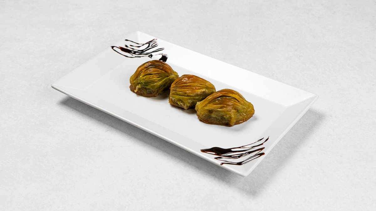 Baklava trokut s pistacijama i sladoled