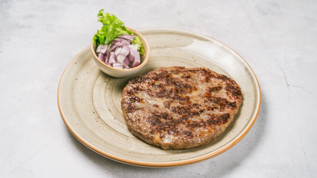Juneća pljeskavica na žaru 400g